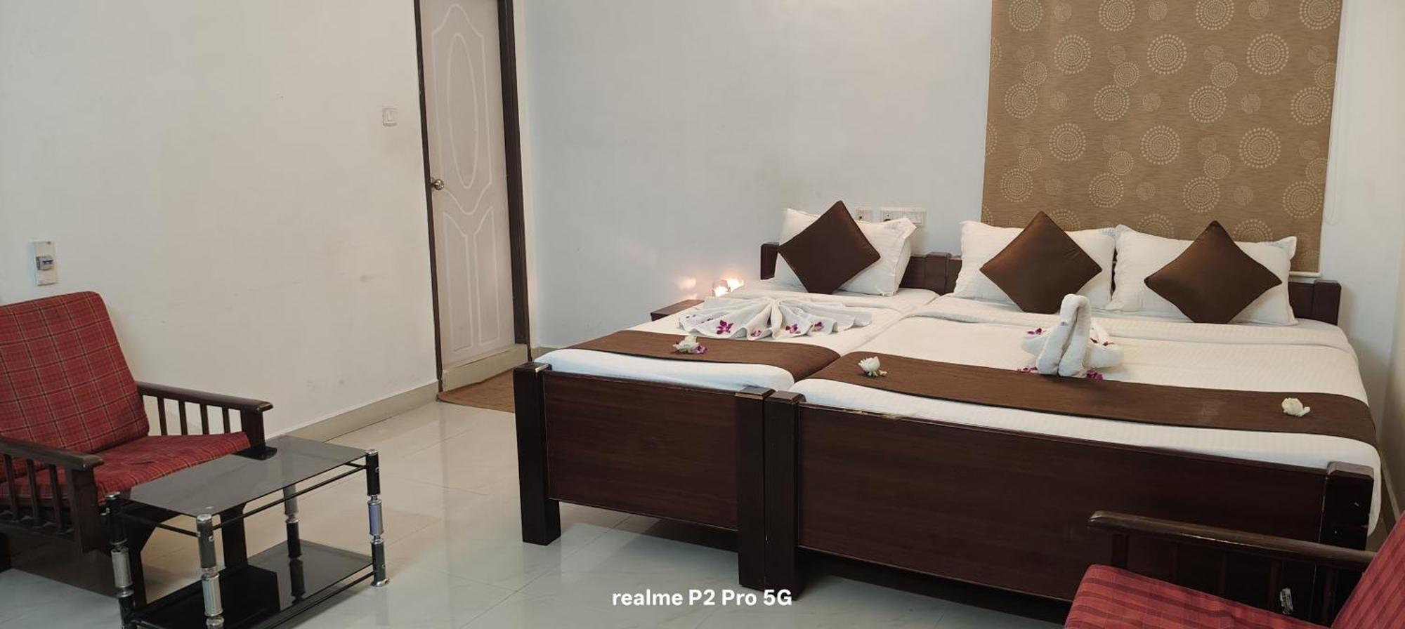 Comfort Park Inn Chennai Exterior photo