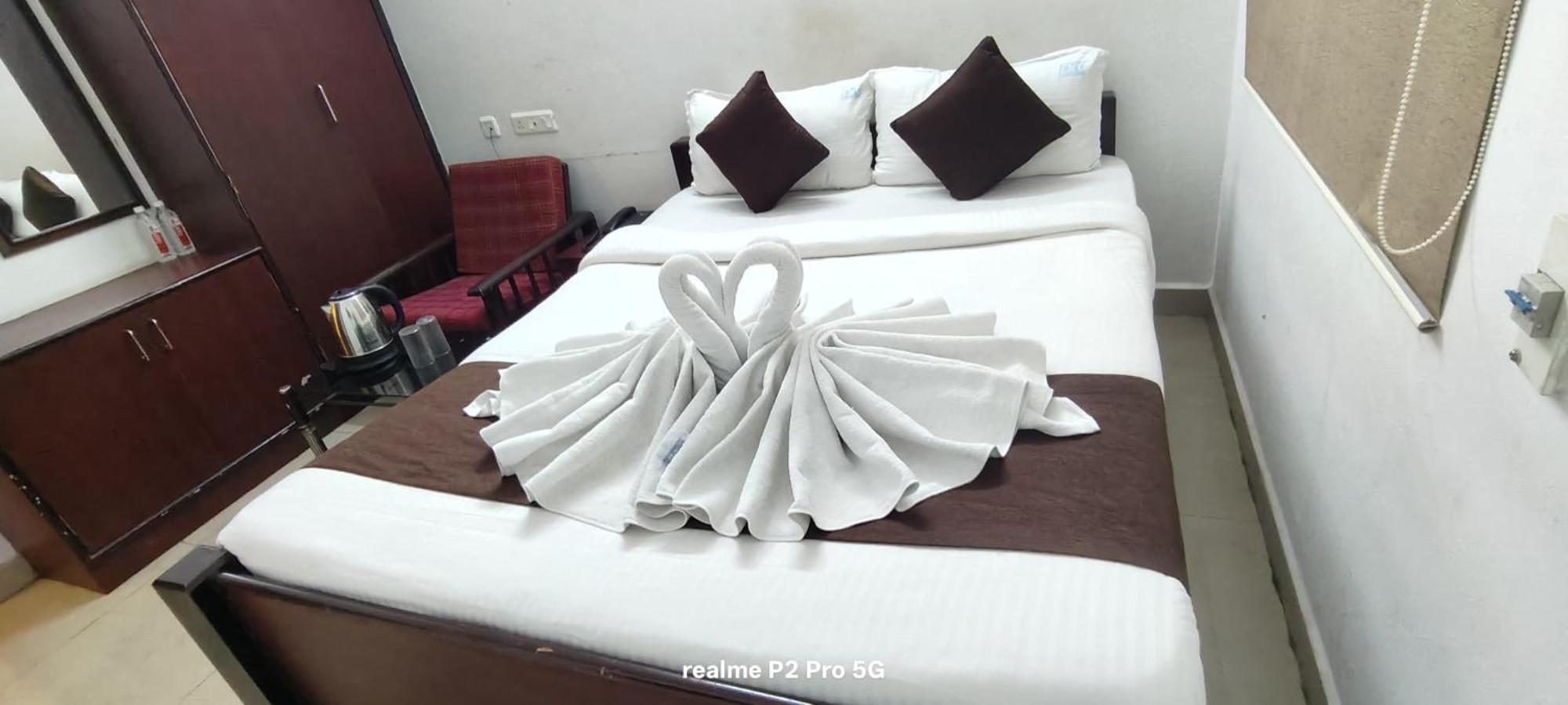 Comfort Park Inn Chennai Exterior photo